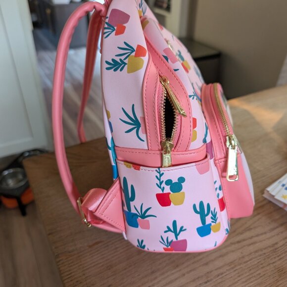 Loungefly Disney backpack - Picture 4 of 4